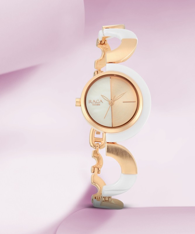 Boat Powerpod 200 Wireless Charger W/ 15W Wireless Charging, Premium Fiber Cloth Build, Dual Coils, Anti-Slip Grip, 6Mm Transmission Range, Smart Ic Protection, Led Indicator(White)